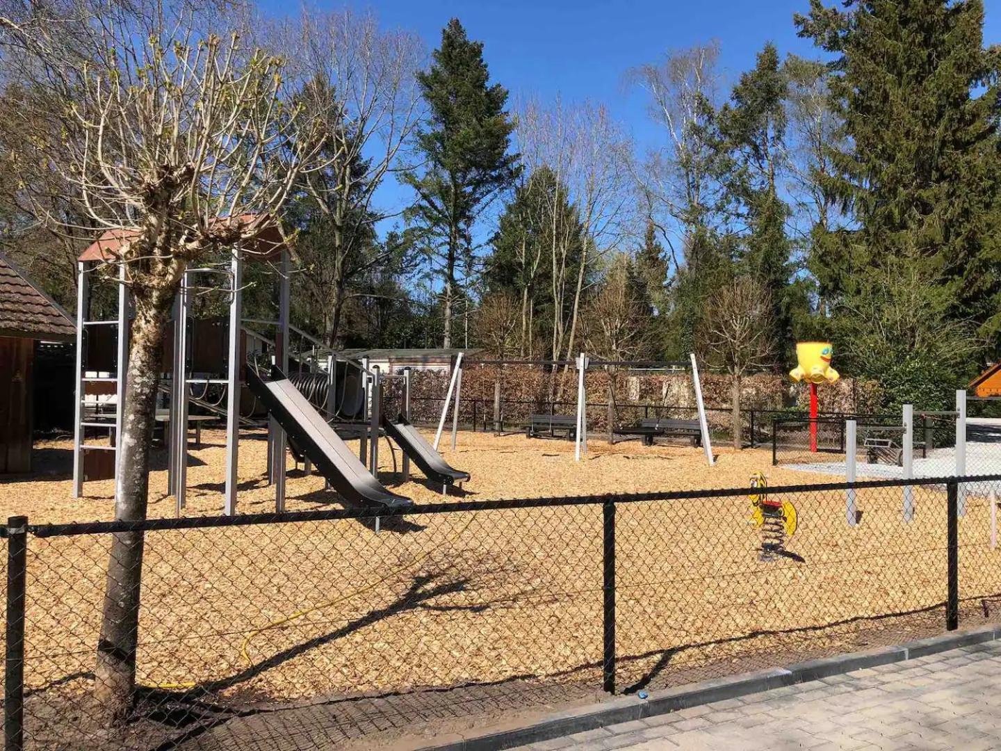 Charmante Woning Op Rustig Park Met Fietsen 에페 외부 사진