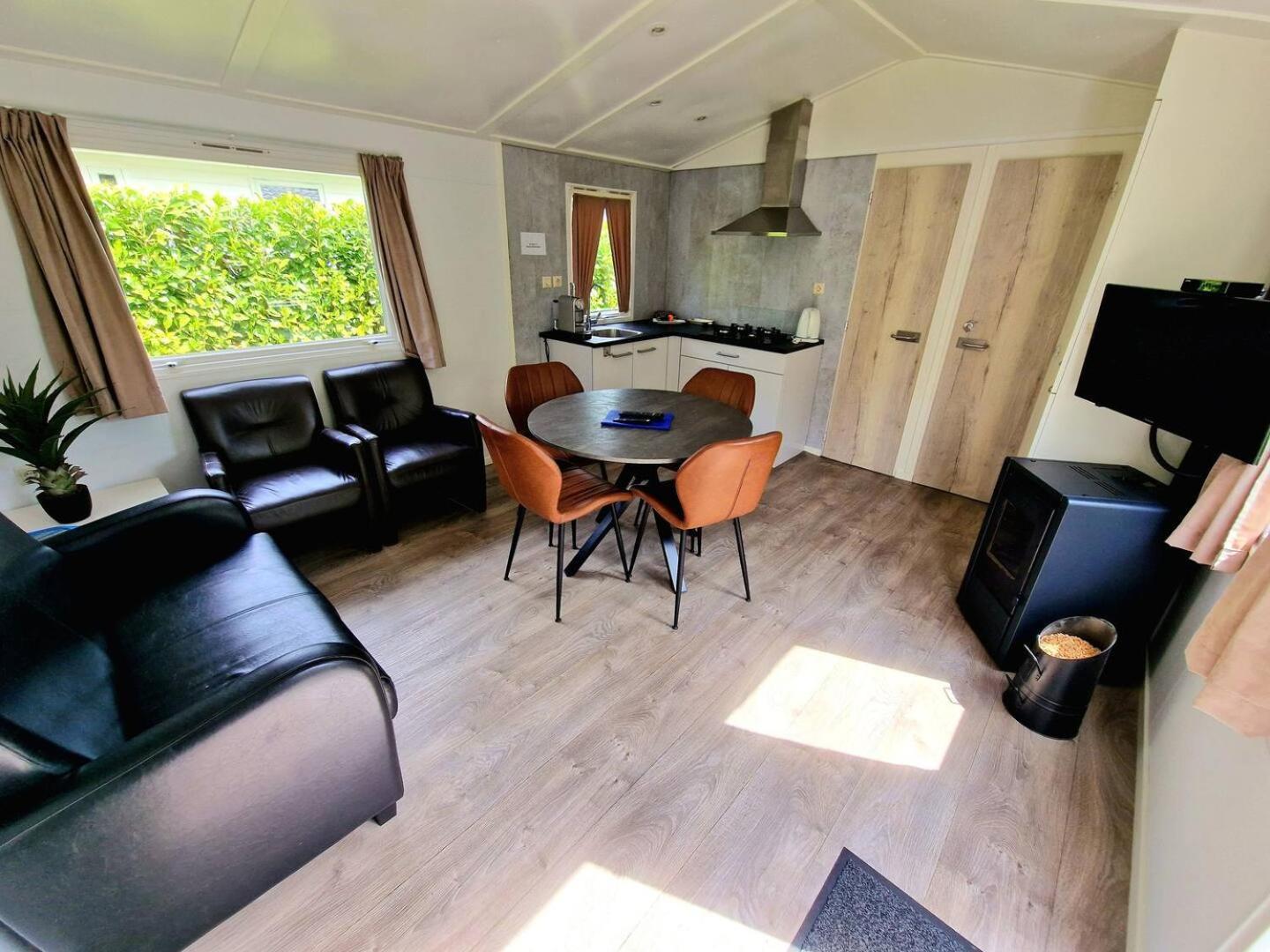 Charmante Woning Op Rustig Park Met Fietsen 에페 외부 사진